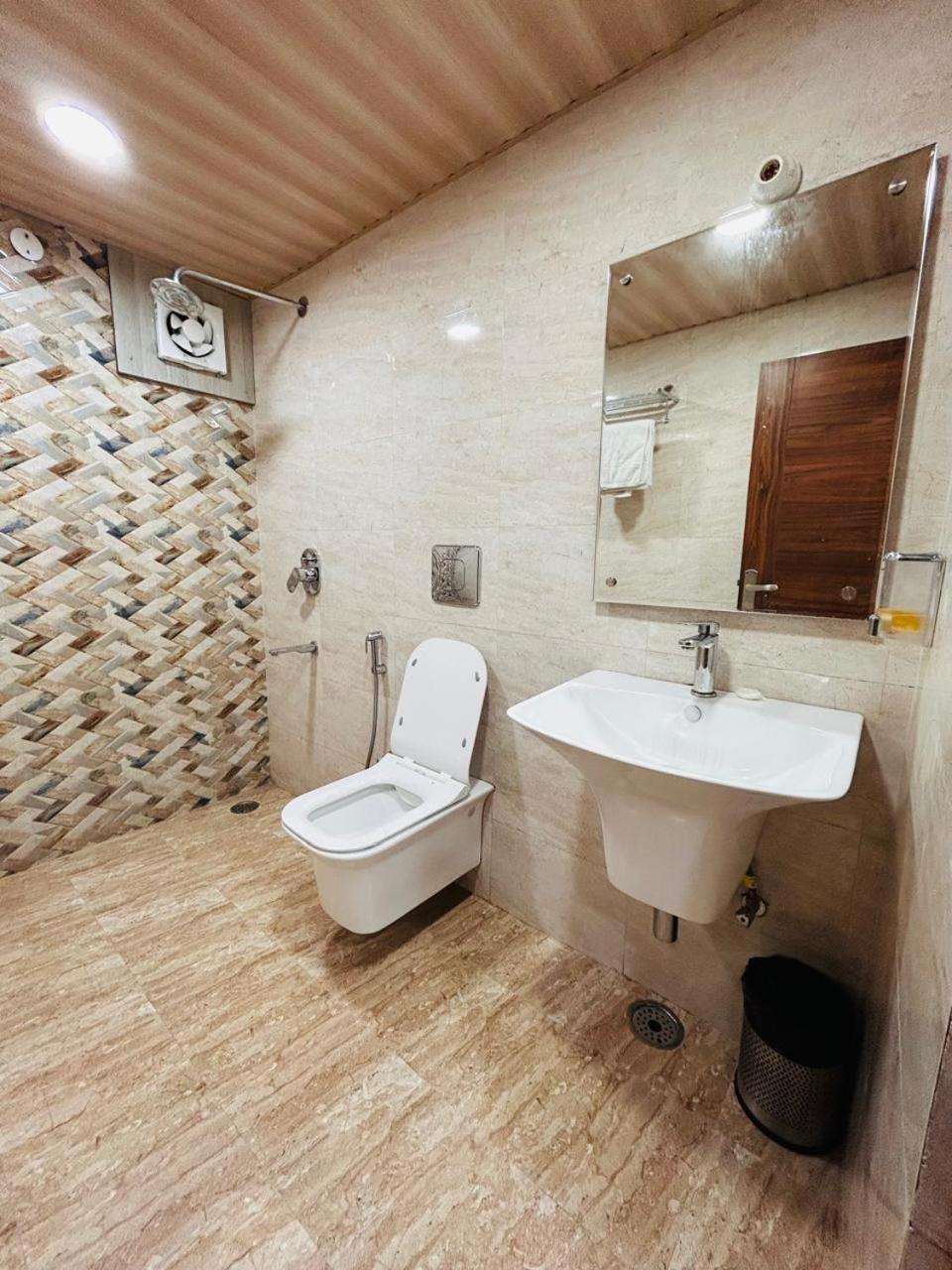 Yog Maya Regency B&B Shimla Dış mekan fotoğraf